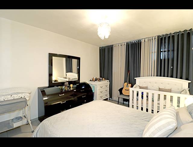 1.5 BEDROOM APARTMENT FOR SALE IN BEDFORD GARDENS